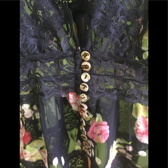 Forever 21 Flowered Blouse - Picture 4 of 5